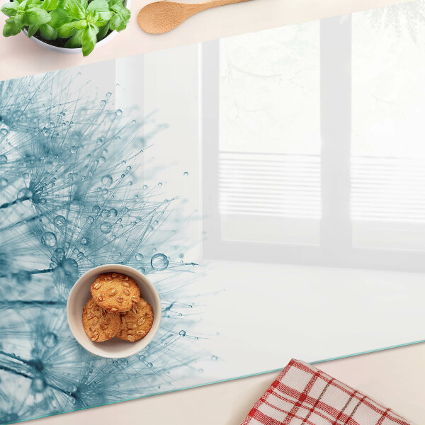 Schneidebrett Löwenzahn mit Wassertropfen