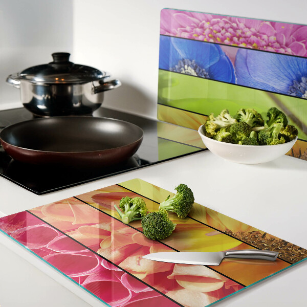 Glas-Schneidebrett mit Blumenmotiven in intensiven Farben