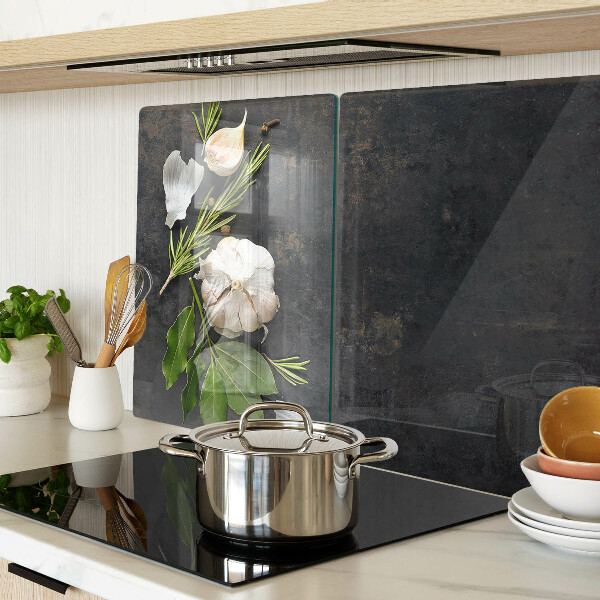 Schneidebrett glas Blumen und Kräuter auf Marmorgrund