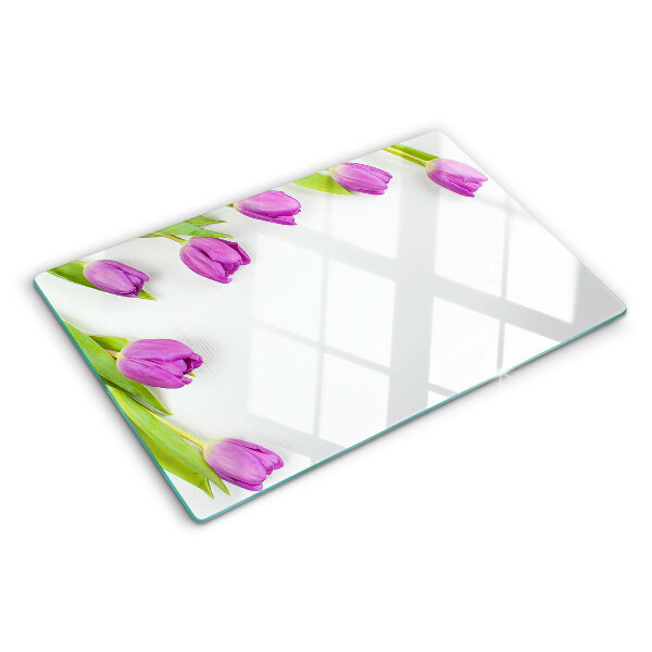 Schneidebrett Tulpen auf weißem Hintergrund