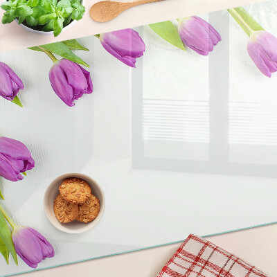 Schneidebrett mit Tulpenmotiv auf weißem Hintergrund