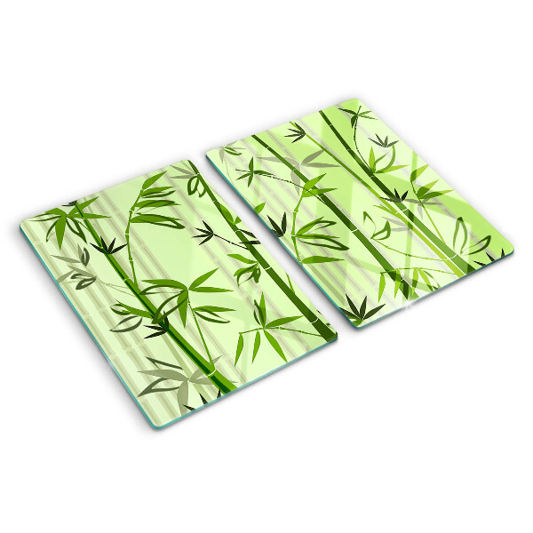 Schneidebrett Bambus auf grünem Hintergrund