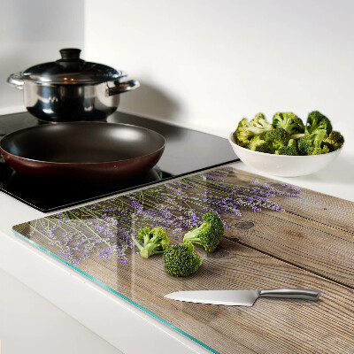 Schneidebrett Lavendel auf Holzgrund