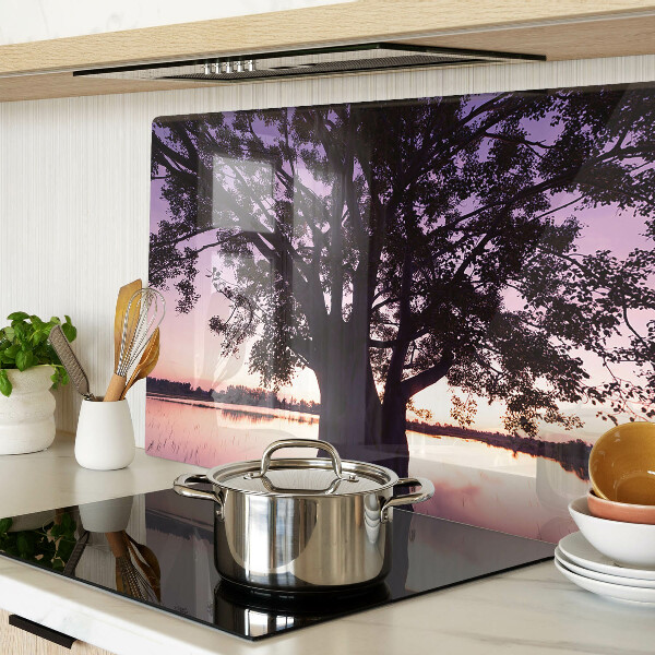 Schneidebrett Baum bei Sonnenuntergang