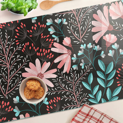 Schneidebrett Blumenmuster auf dunklem Hintergrund