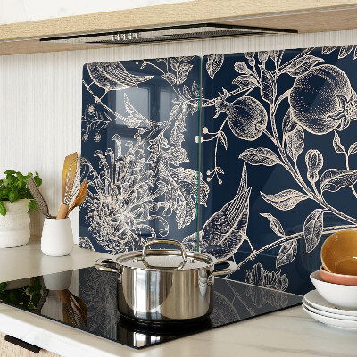 Schneidebrett Blumen und Vögel auf dunklem Hintergrund