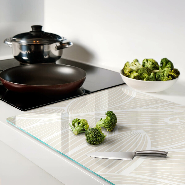 Schneidebrett mit zartem Blattmuster