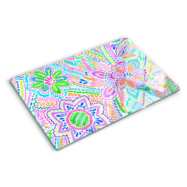 Schneidebrett mit Blumenmuster im Boho-Stil