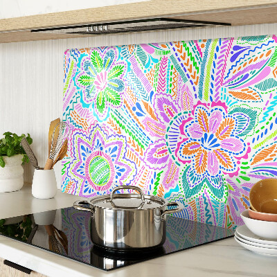 Schneidebrett mit Blumenmuster im Boho-Stil