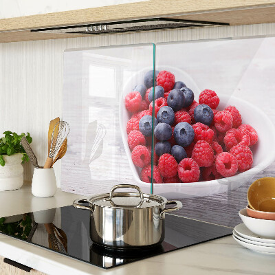 Glas-Schneidebrett mit herzförmigem Motiv aus Früchten