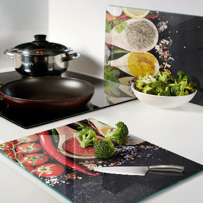 Schneidebrett Gewürze und Kräuter