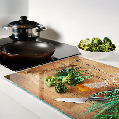 Schneidebrett glas Kräuter in der Küche