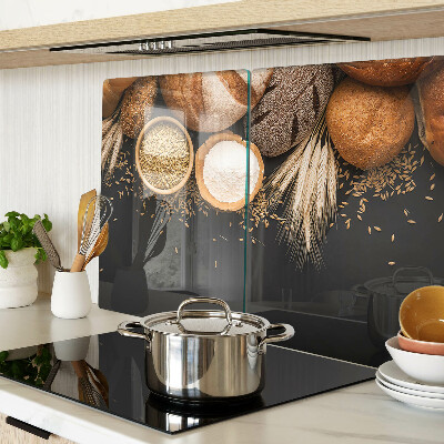 Glas schneidebrett Brot und Getreide