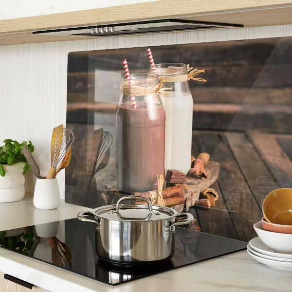 Schneidebrett Glas mit Motiv von Getränkegläsern auf Holzuntergrund