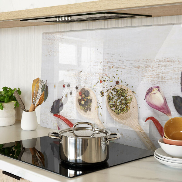 Schneidebrett Gewürze und Kräuter