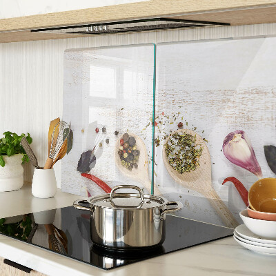 Schneidebrett Gewürze und Kräuter