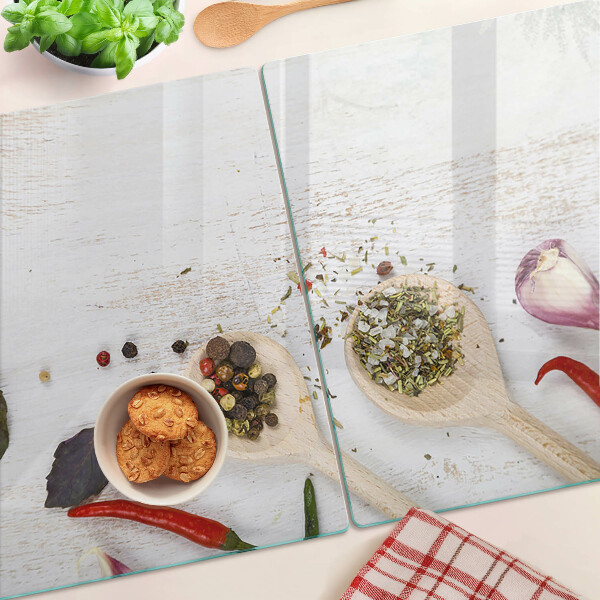 Schneidebrett Gewürze und Kräuter