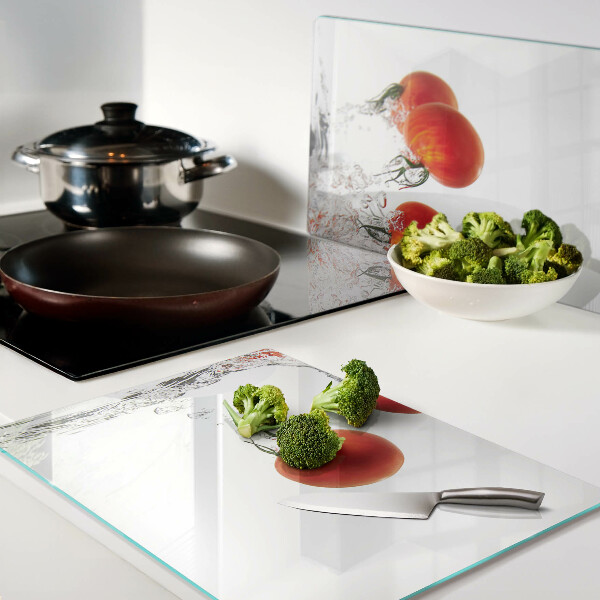 Schneidebrett glas Tomaten in Wasser