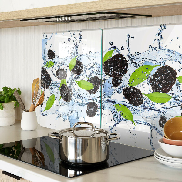 Glas schneidebrett Früchte im Wasser