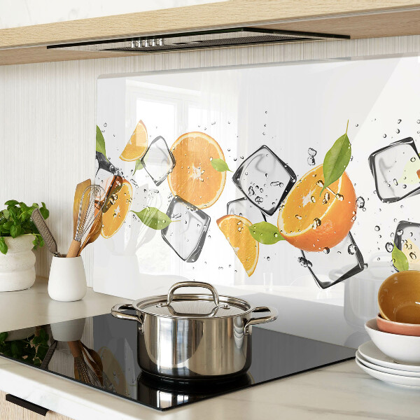 Schneidebrett mit Motiv aus Zitrusfrüchten und Eis