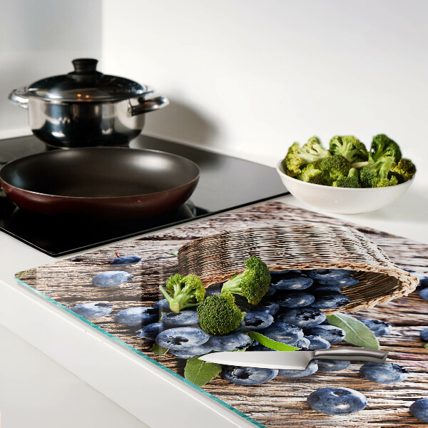 Schneidebrett glas Beeren im Korb