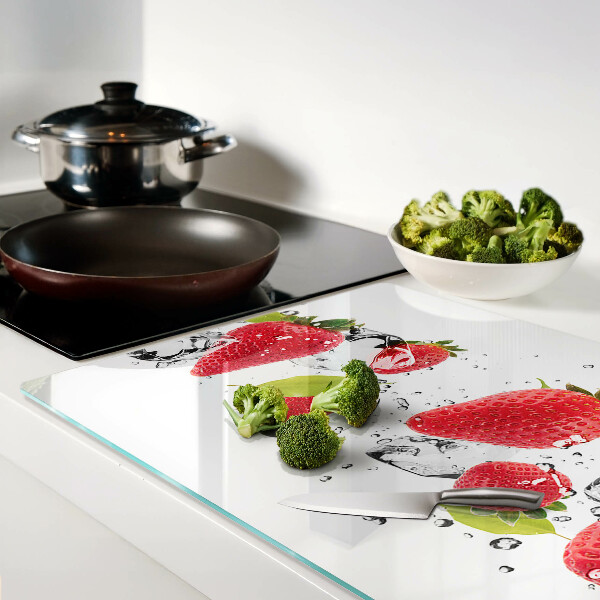 Glas-Schneidebrett mit Motiv aus Erdbeeren und Eis