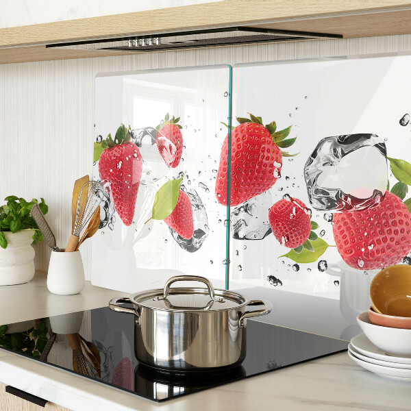Glas-Schneidebrett mit Motiv aus Erdbeeren und Eis