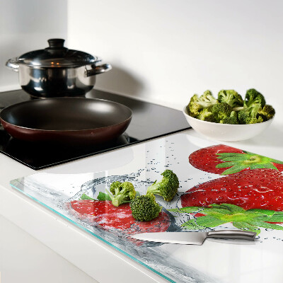 Glas Schneidebrett mit Motiv von Erdbeeren im Wasser