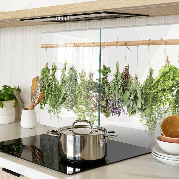 Schneidebrett glas Getrocknete Kräuter an einer Schnur