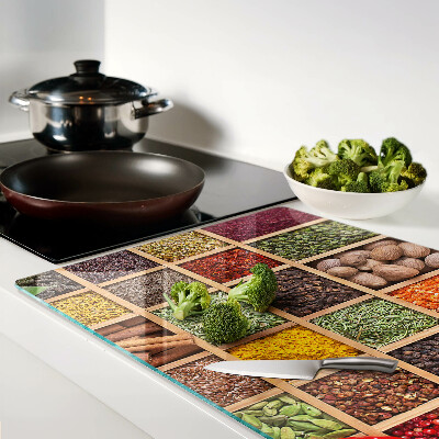 Schneidebrett Gewürze im Glas