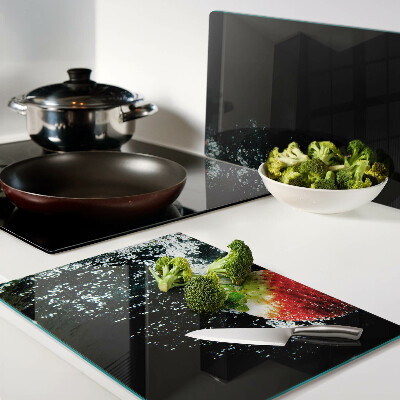 Schneidebrett Erdbeere im Wasser