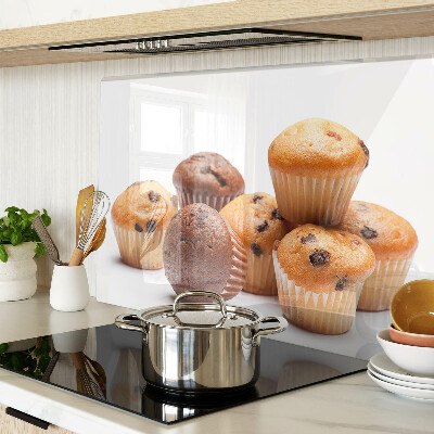 Schneidebrett mit Motiv aus Schokoladen- und Vanillemuffins