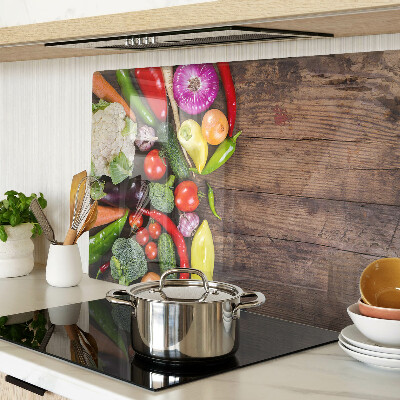 Glas schneidebrett Gemüse auf Holzgrund