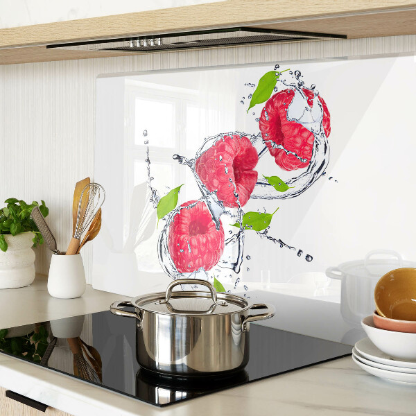 Glas Schneidebrett mit Motiv aus Himbeeren im Wasser und Blättern