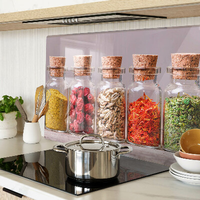 Schneidebrett Glas mit Gewürzgläsern zur Aufbewahrung von Gewürzen