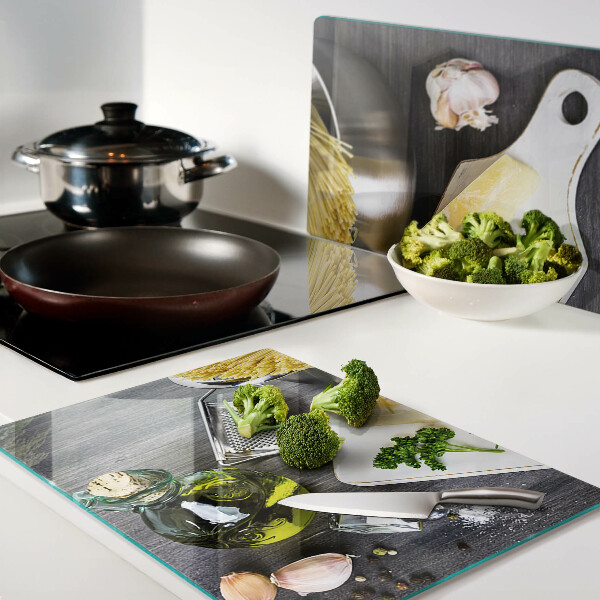 Schneidebrett Glas als Küchenzubehör zum Schneiden und Servieren von Zutaten