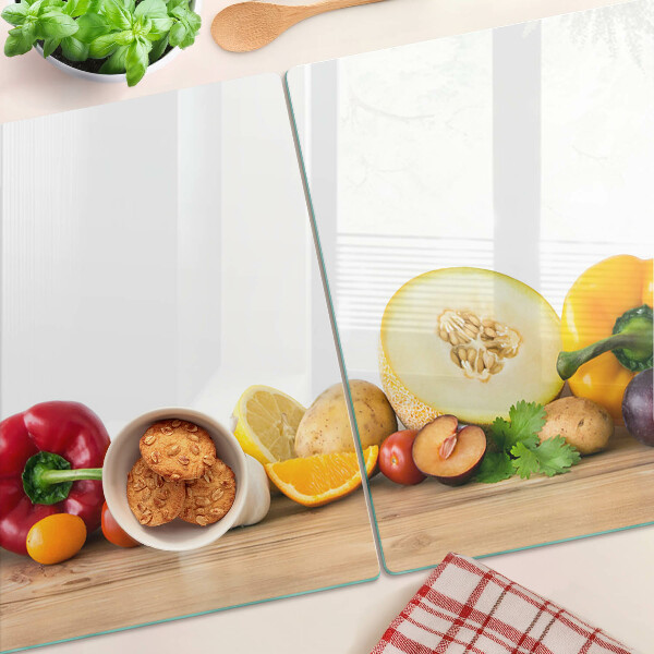 Schneidebrett mit Aufdruck: Obst auf einem Brett