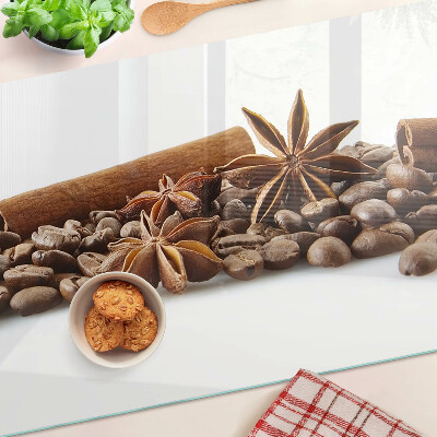 Glas schneidebrett mit Motiv aus Gewürzen und Kaffeebohnen