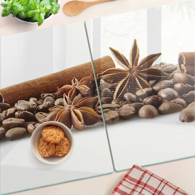 Glas schneidebrett Gewürze und Kaffeebohnen