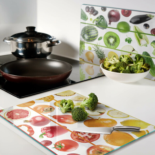 Schneidebrett Glas mit einem Motiv aus Obst und Gemüse in Regenbogenfarben