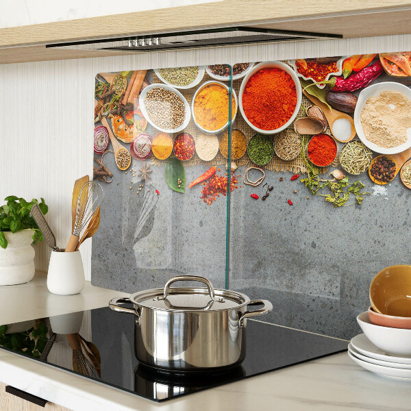 Glas schneidebrett Gewürze und Kräuter