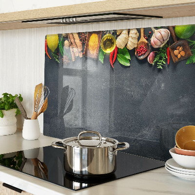 Schneidebrett Küchengewürze und Zutaten