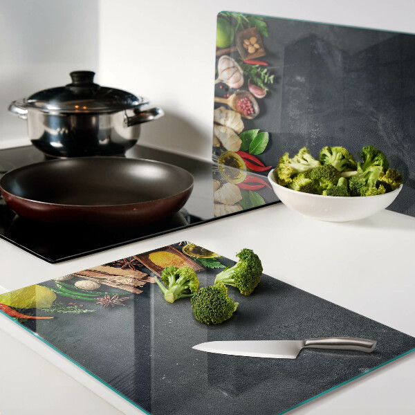 Schneidebrett Küchengewürze und Zutaten