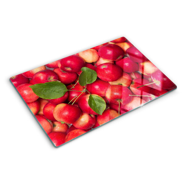 Schneidebrett mit Äpfeln in verschiedenen Farbtönen