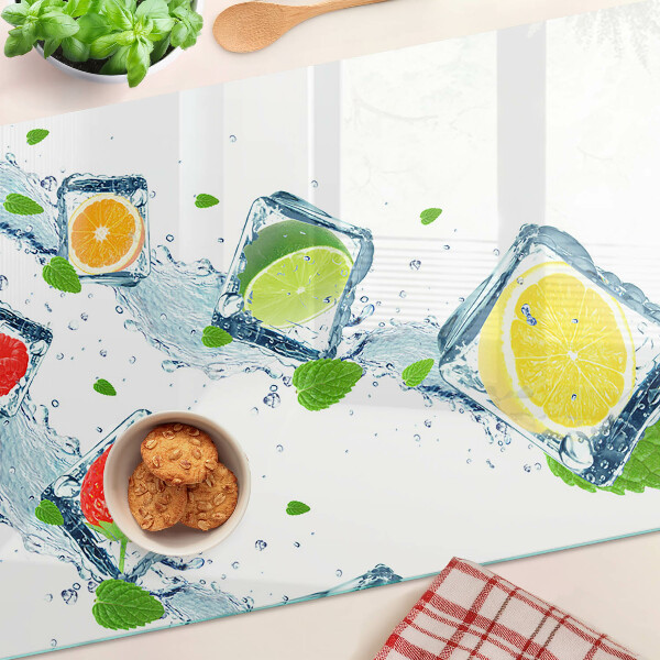 Glas-Schneidebrett mit Fruchtmotiv aus bunten Scheiben