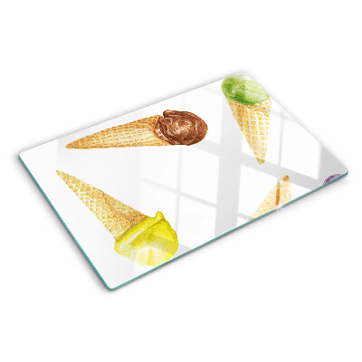 Schneidebrett Eiscreme in einer Waffeltüte