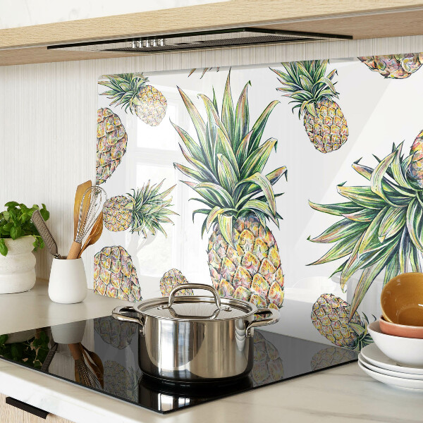 Schneidebrett Glas mit Motiv einer Ananas vor weißem Hintergrund