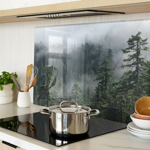 Glas-Schneidebrett mit dem Motiv „Wald in den Wolken”