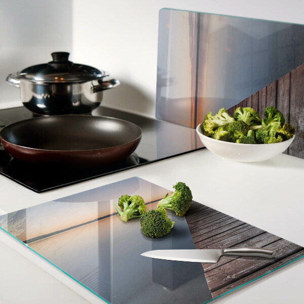 Schneidebrett Glas mit Motiv ‚Pier am See bei Sonnenuntergang‘