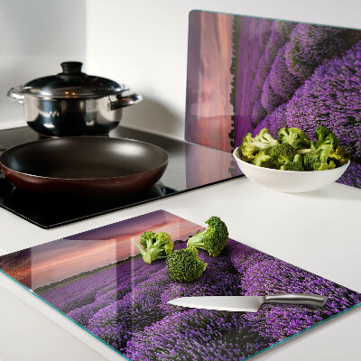 Schneidebrett mit Motiv eines Lavendelfelds bei Sonnenuntergang